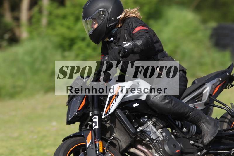 /Archiv-2025/10 23.04.2025 Cornu Master School ADR/gruen-vert/25